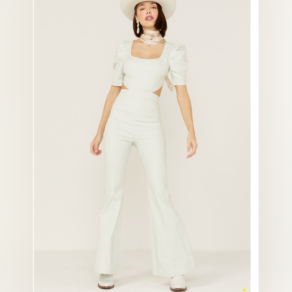 FLYING TOMATO WOMEN'S TRAVEL TO YOU CUT OUT JUMPSUIT
